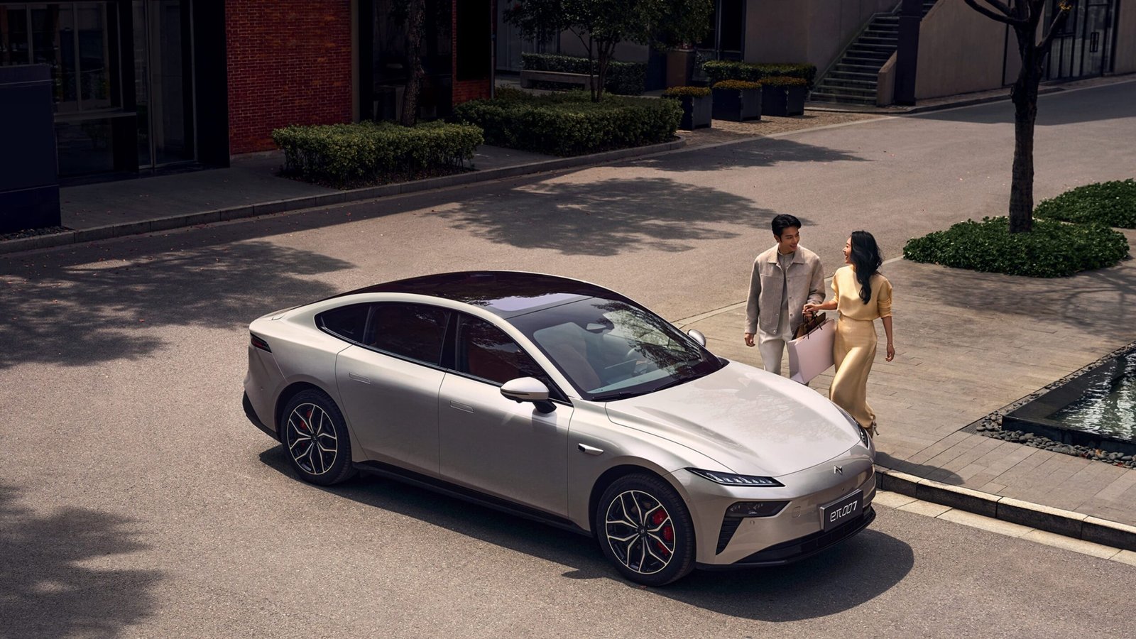 electric car in dubai yipai 007