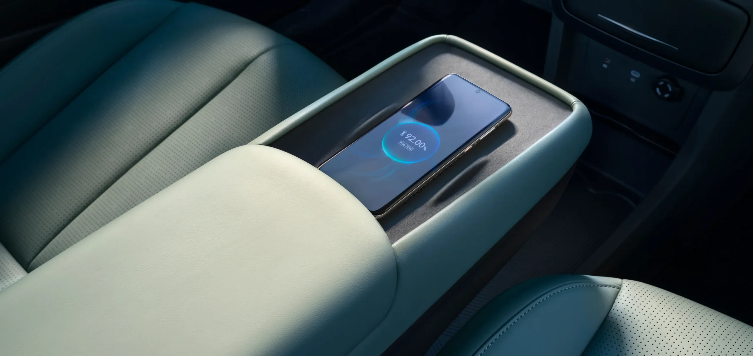 Dongfeng Nammi 06 Type-C Wired Super Fast Charging