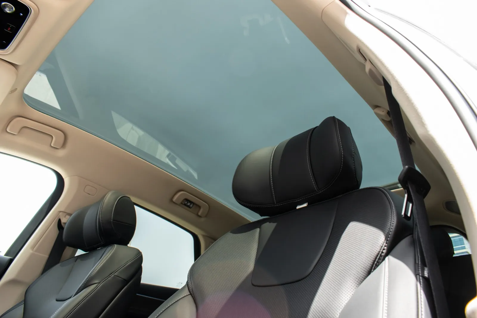 Seres 5 Premium sunroof view