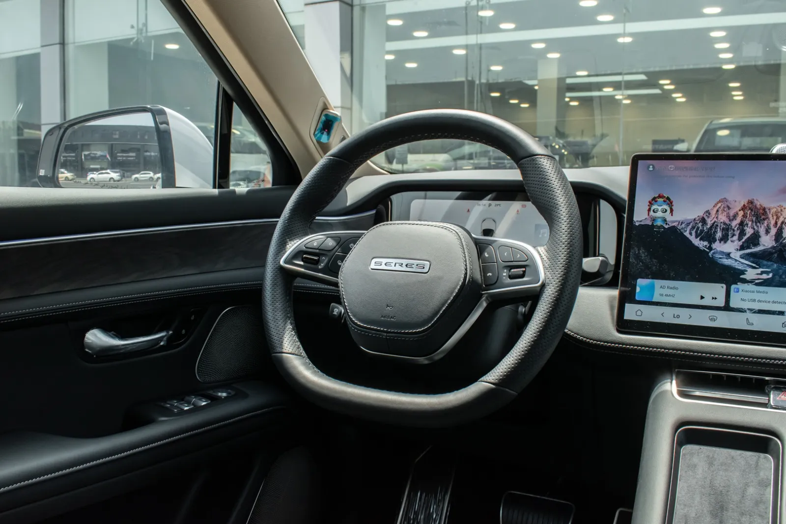 Seres 5 Premium MAX steering view